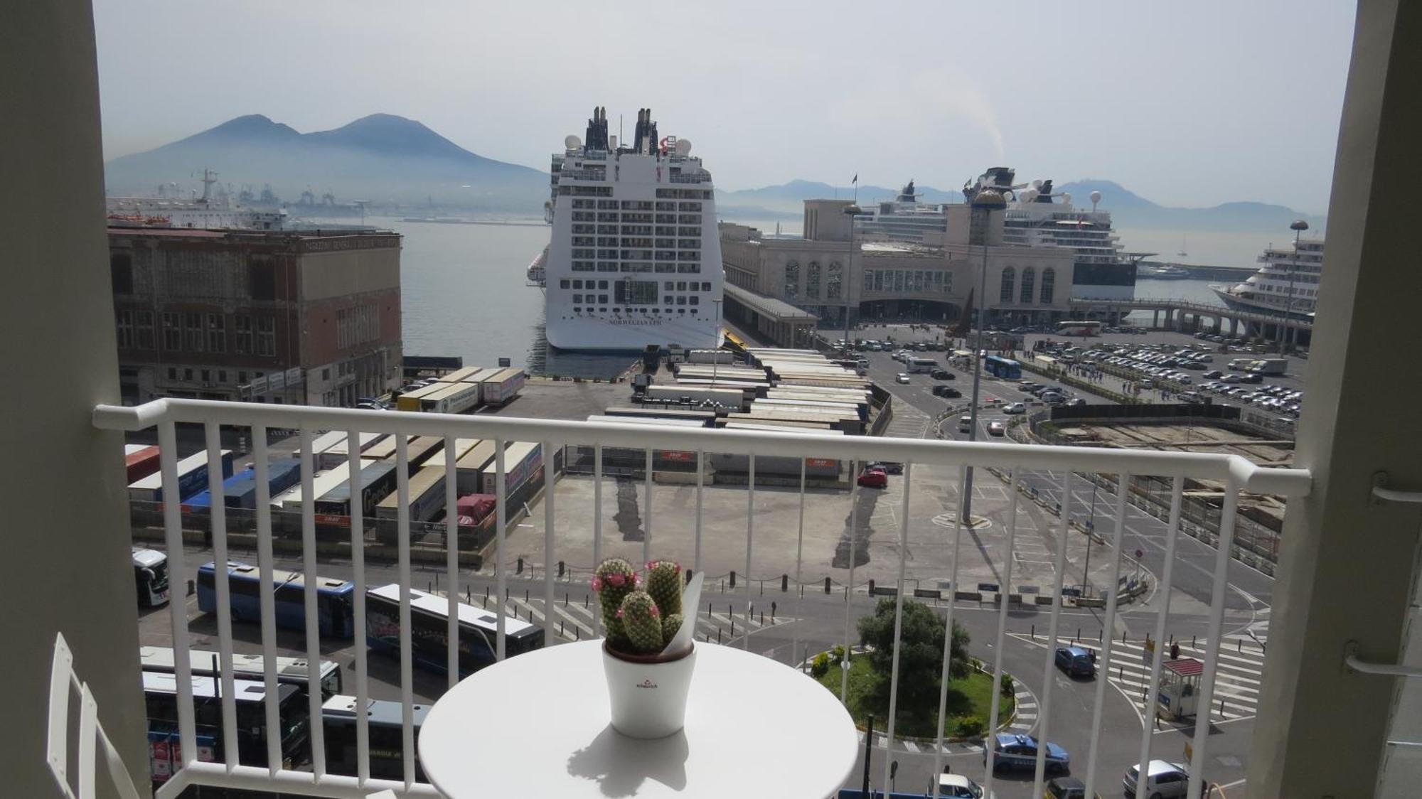 Skyhouse Beverello Νάπολη Εξωτερικό φωτογραφία